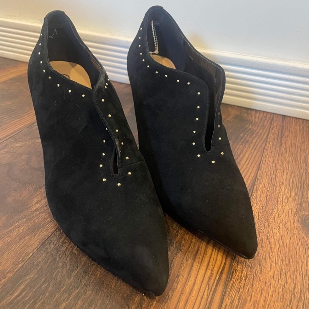 BELLA Vita Women's Suede Leather Dara Shootie Black - Picture 6 of 11